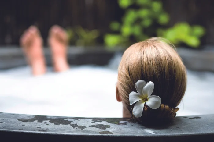 Epsom Salt Bath: an easy way to detox and nourish your body