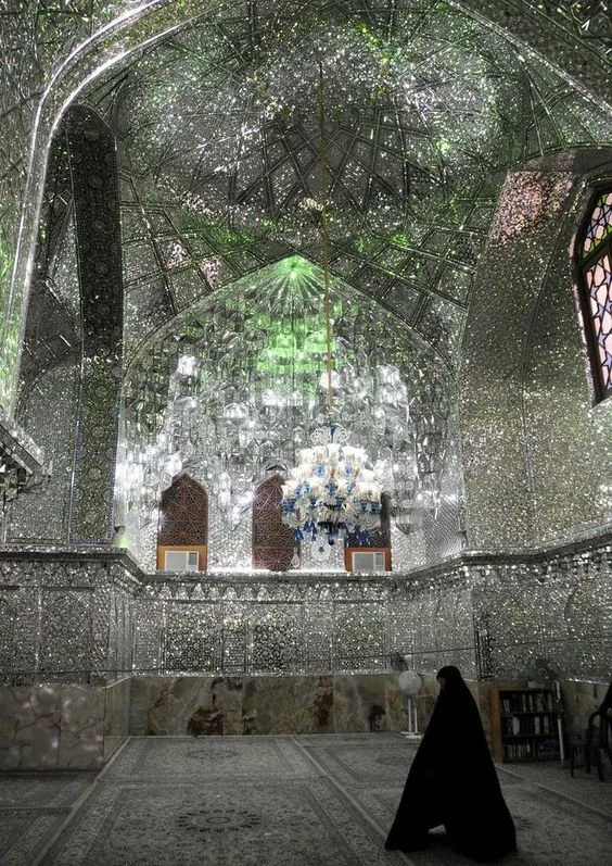 Shah Cheragh Mosque 2.jpg