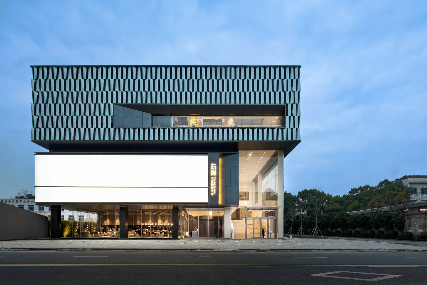 exterior_view-1.jpg