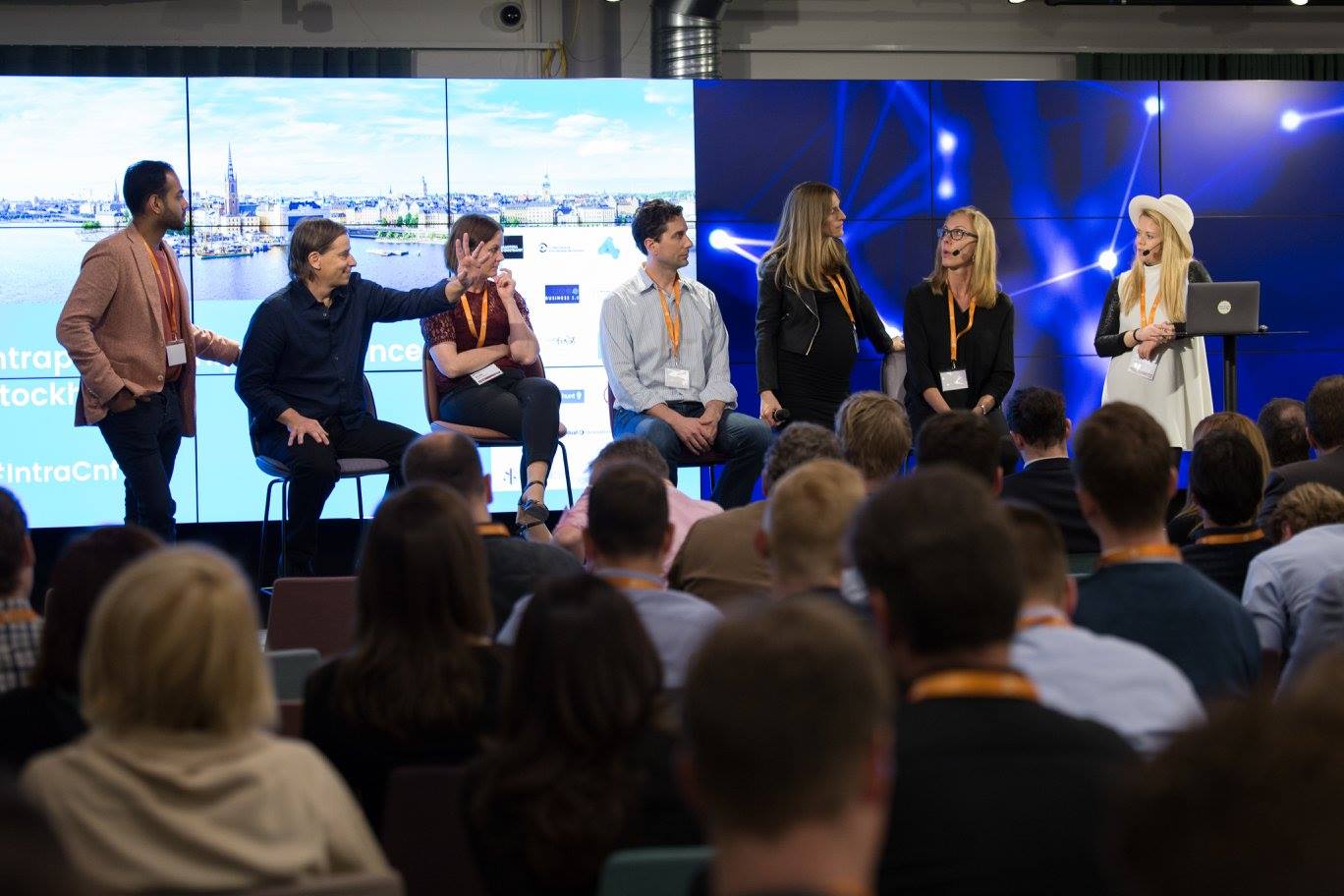 Sofie Lindblom moderating a panel at Intraprenuership Conference (photo credit: Intraprenuership Conference)