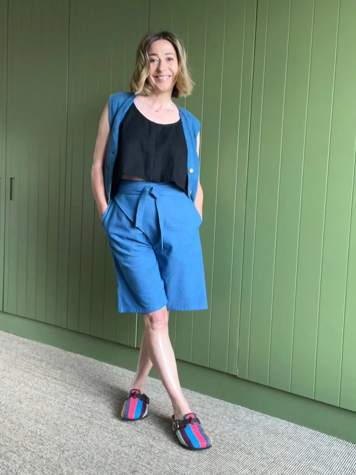 It's very much still shorts weather! 🌞 So while it might be tricky to find a pair on the high street, which is now full of autumn clothes, we can sort you out with a pair before the end of the summer or for your winter break. Hannah is wearing our T