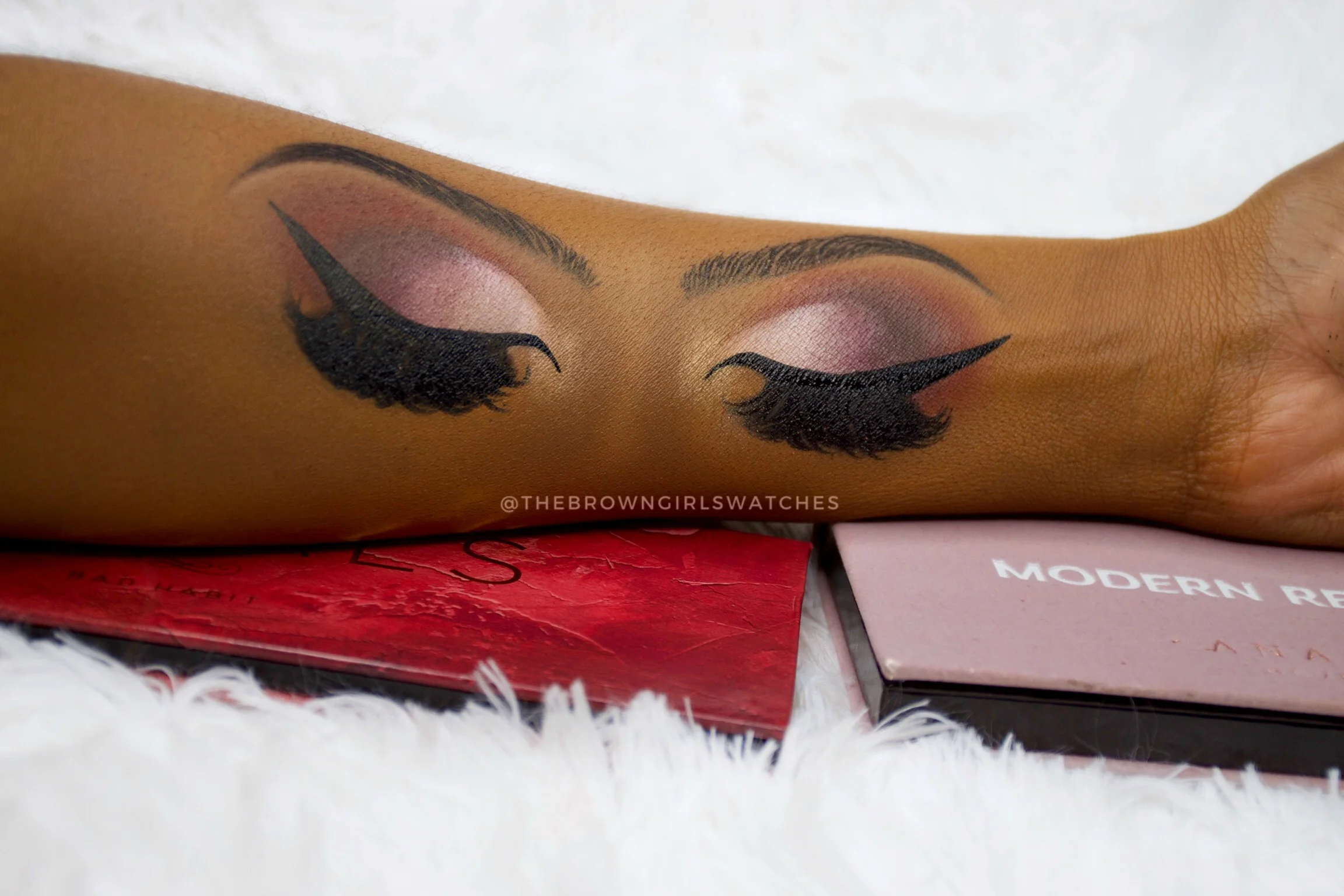 The Royals Palette Eye Shadow Look (on the left) and Modern Renaissance Eye Shadow Look (on the right).