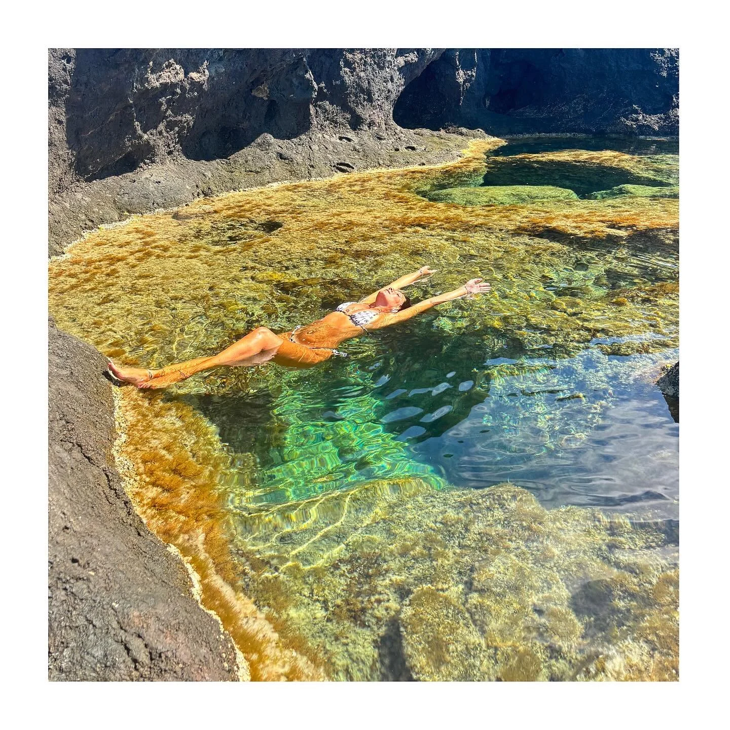 Voilà c'est fini... tout dernier week end de mer, de soleil de baignades et d'amis.. 🌊☀️ #missmylove || 📷 blue lagoon @valentina_daraguccione #nofilter #nofilteratall #thalassophile #thalassophiletherapy #seatherapy #indiansummer #weekend #s