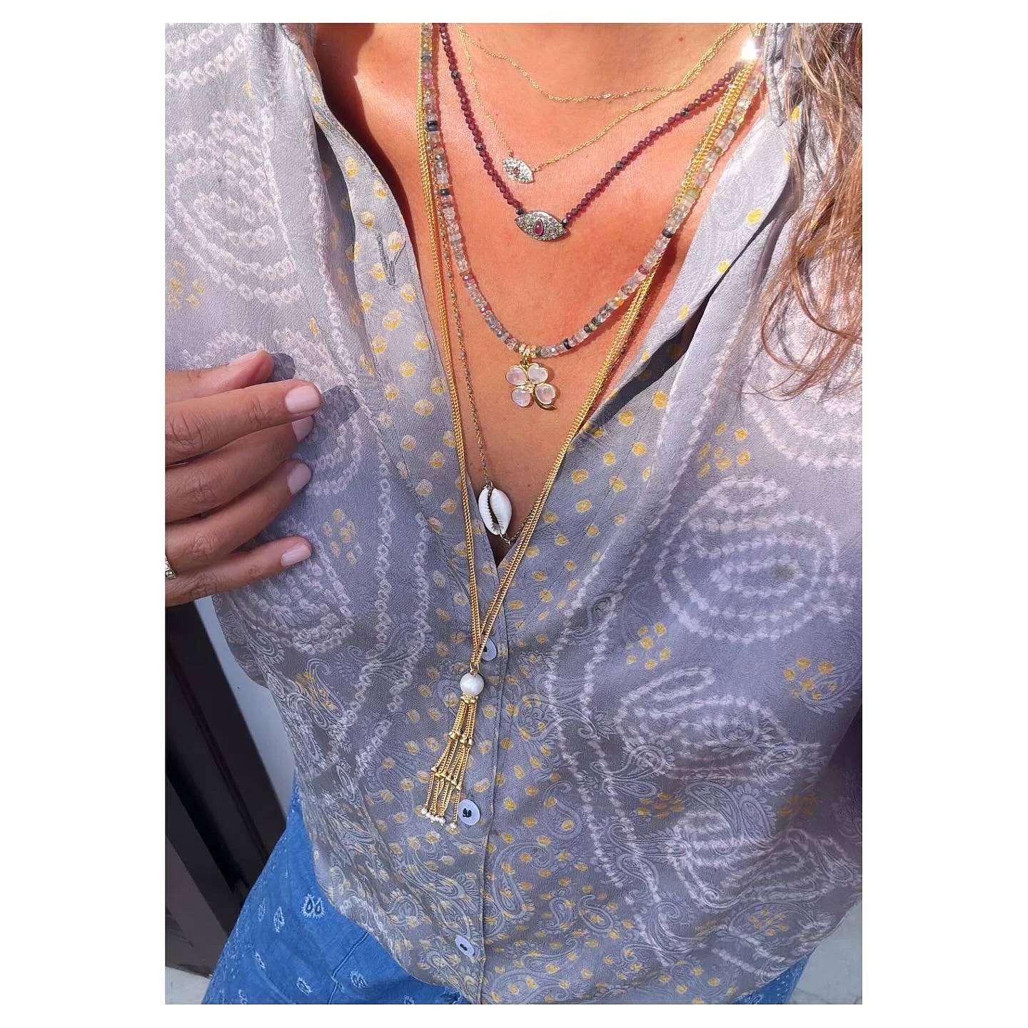 FLORA en multi saphirs & labradorite blanche ( faites glisser =>) ✨ || FW 25/26 Avec AYIN diamants grenat, AYIN baby diamants et or et ROSE edition spéciale pompon long
