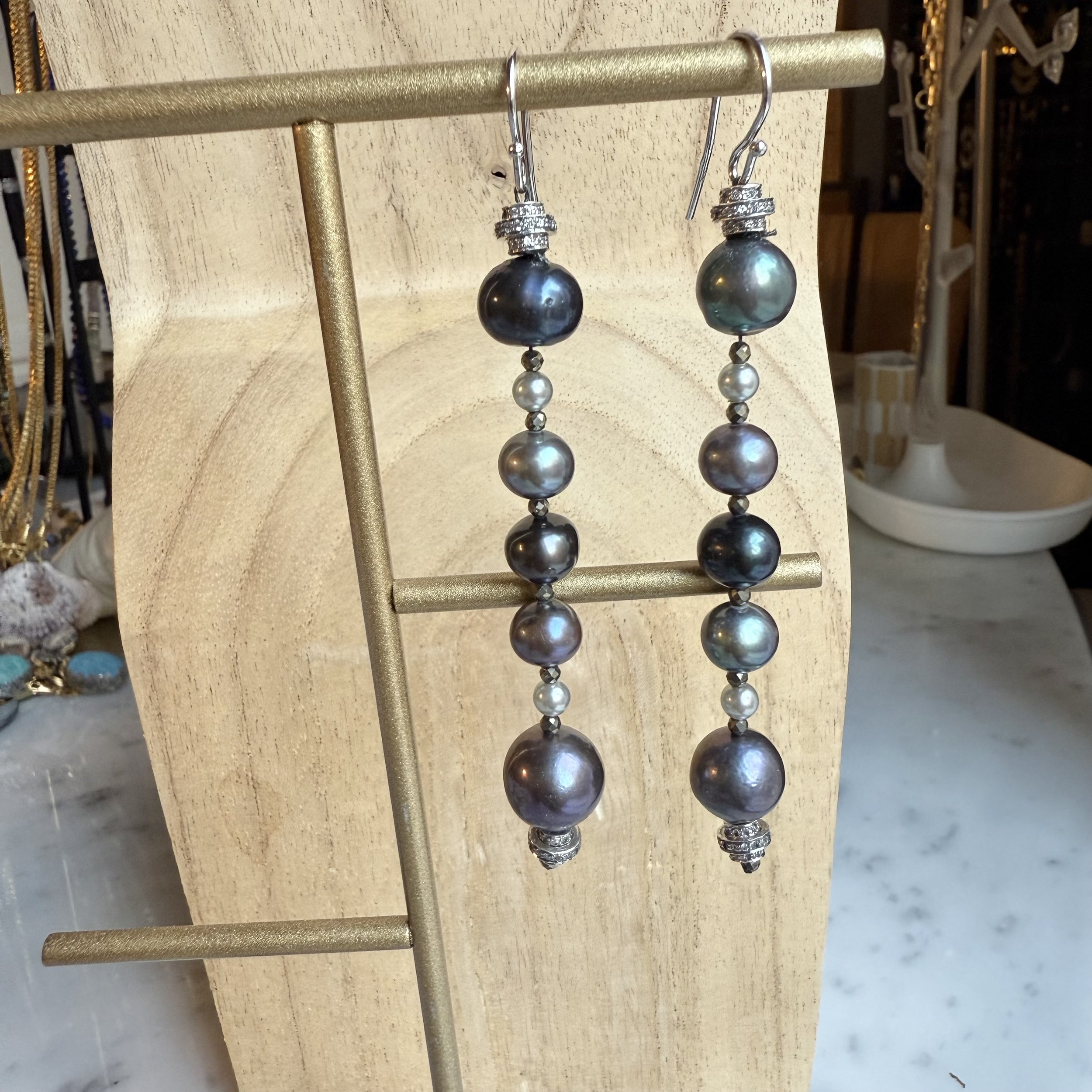 ROSARIO perles noires earrings.jpg