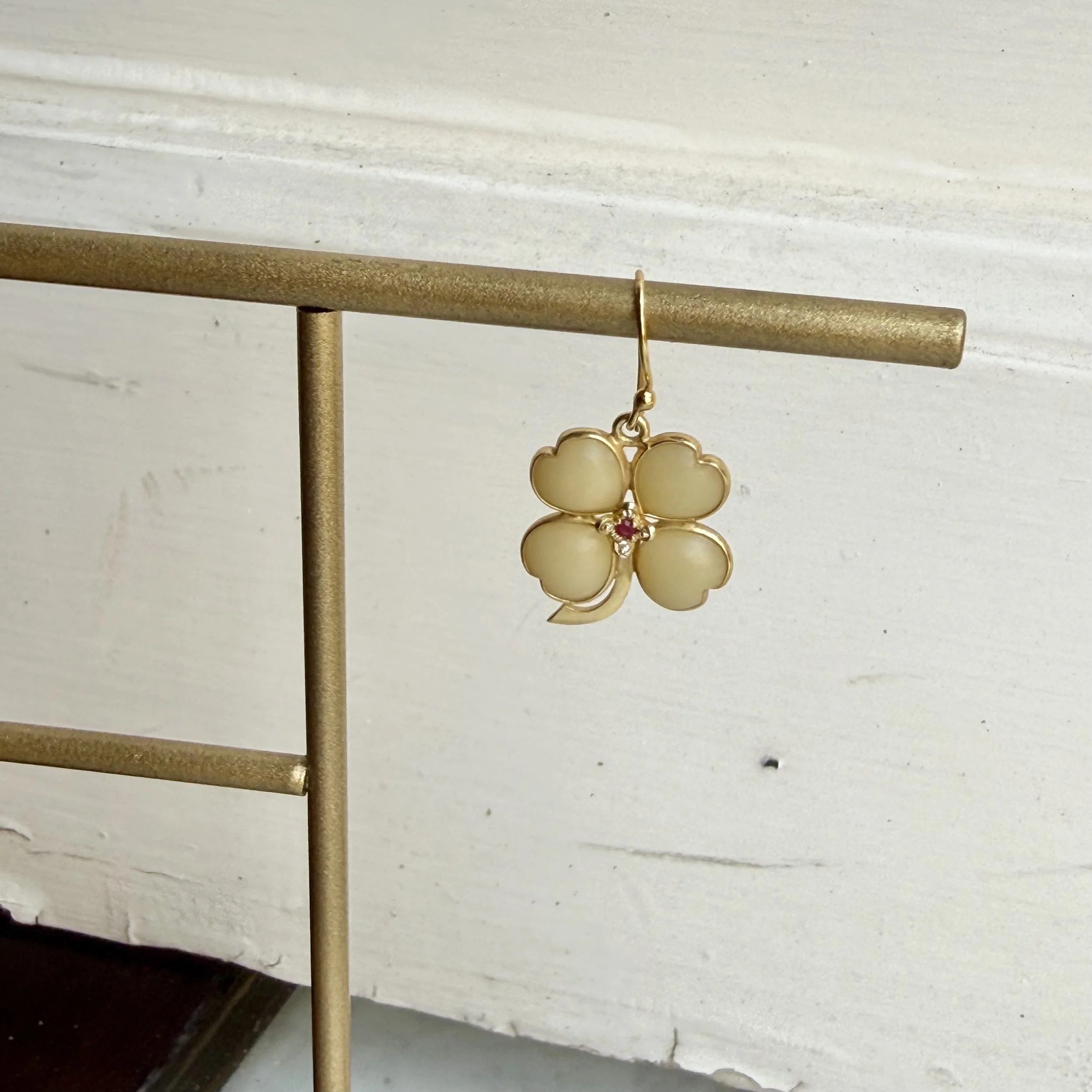 FORTUNEE earring ivoire végétal blanche