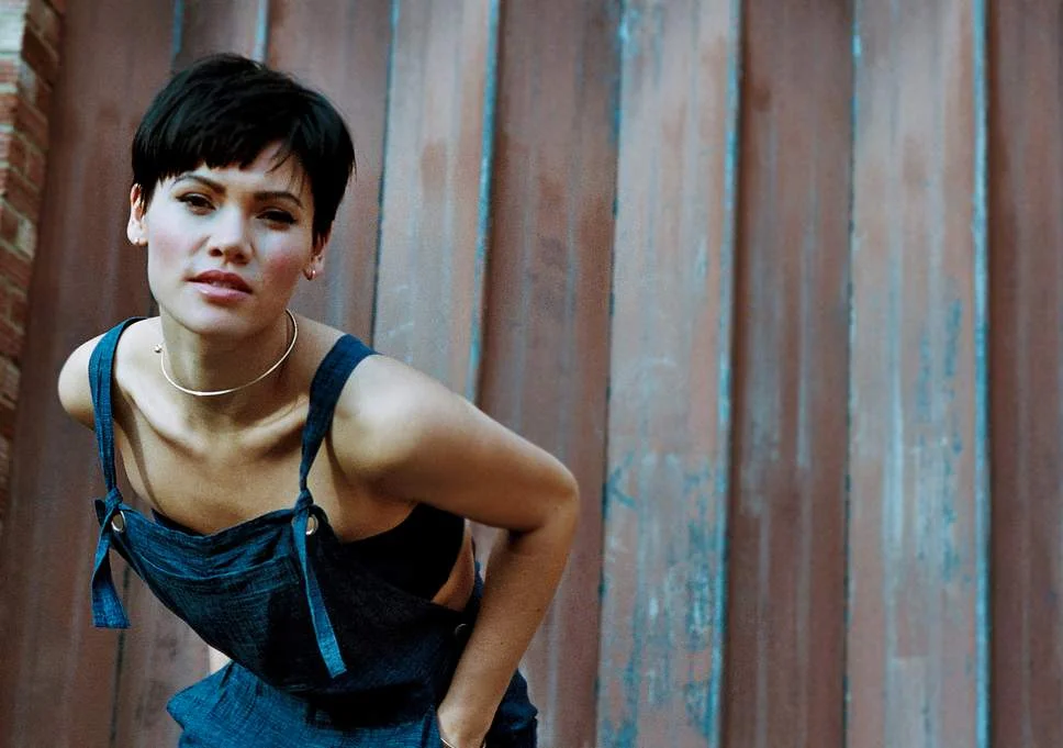 Sinead-Harnett-2015-01.jpg