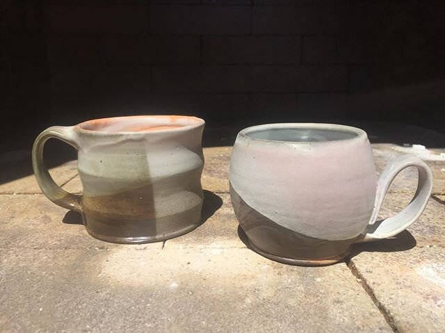 Couple of cups, round one still available on our SHOP page ⚡️link in profile⚡️ #tazas #saltfired #multifuelkiln #christaassad #tallerdeterreno #arteenmexico #hechoamano #hechoenmexico #hechoenmexico🇲🇽 #contemporaryceramics #wheelthrownpottery