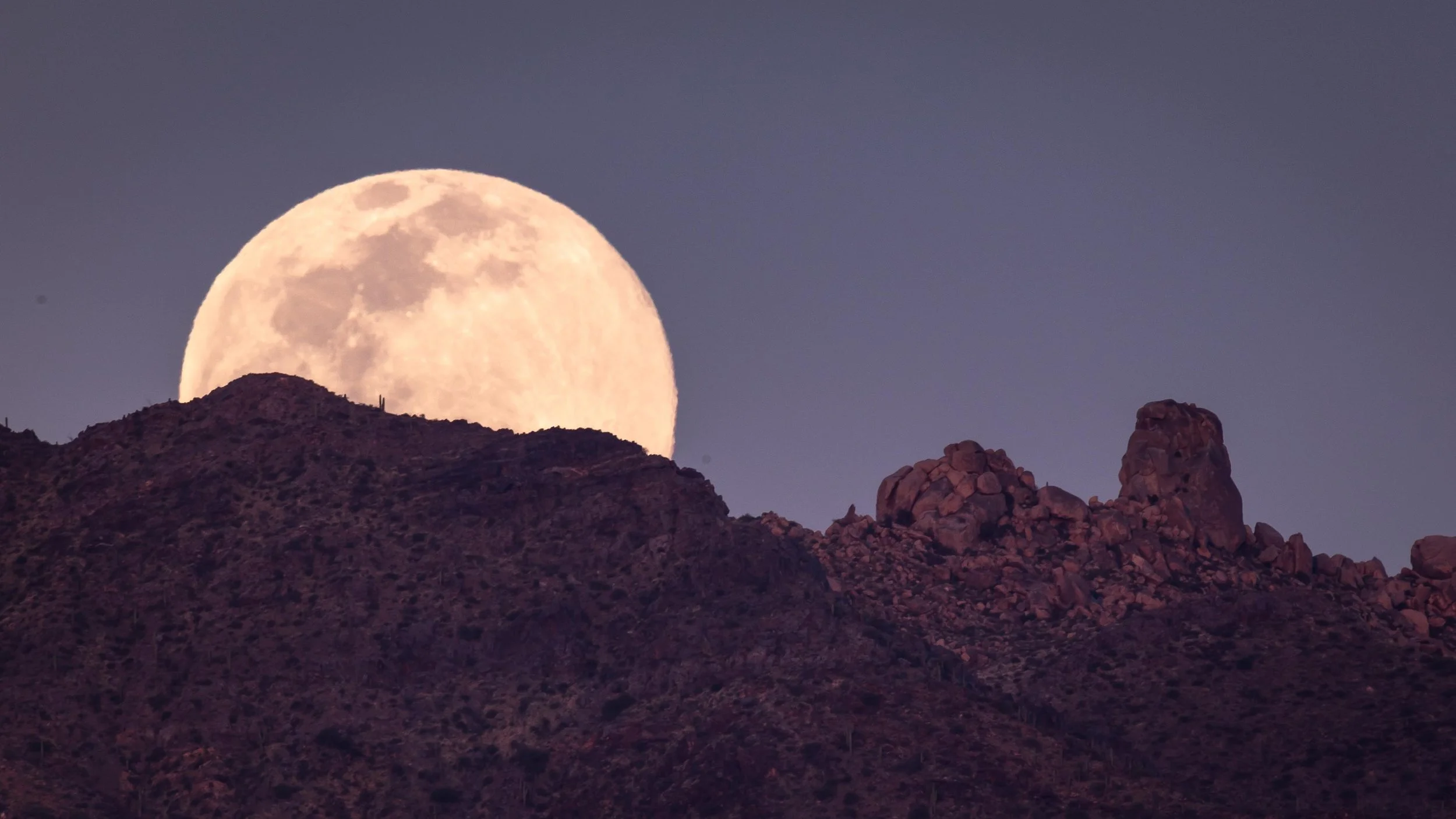 Toms Thumb Moon, Scottsdale, AZ