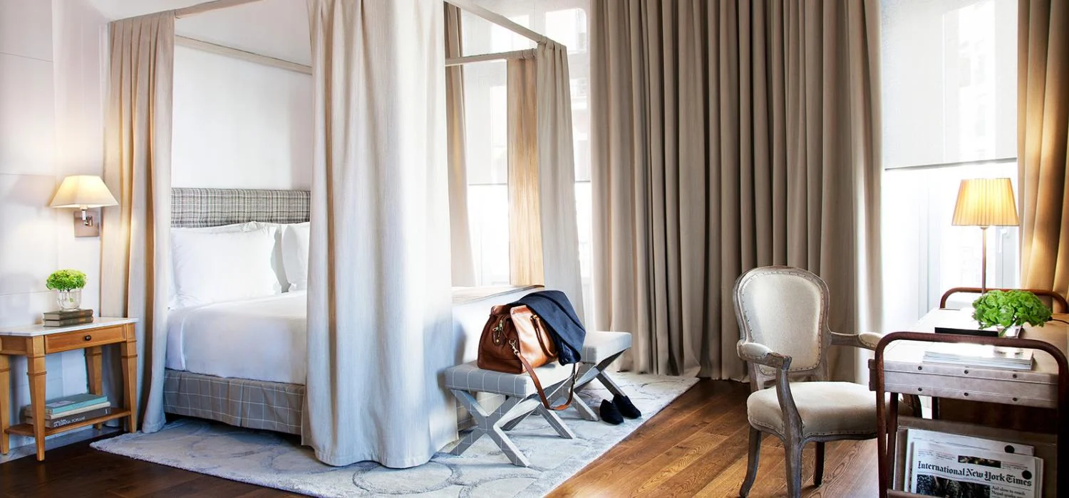 1500x70020_10_1611_05_35junior_suite_room_madrid.jpg