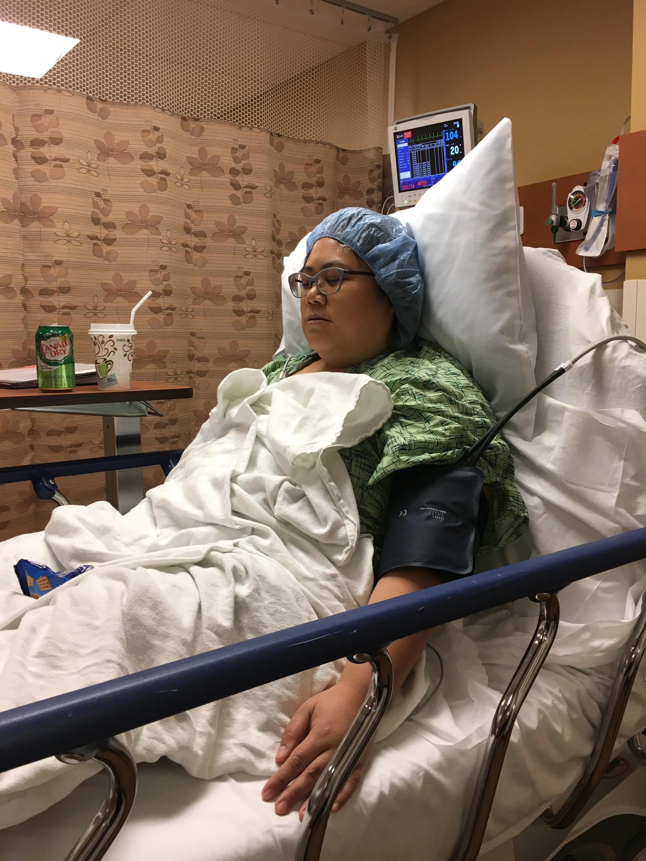 jeff likes taking pictures of me under the affects of anesthesia for some reason. one might think he hates me.