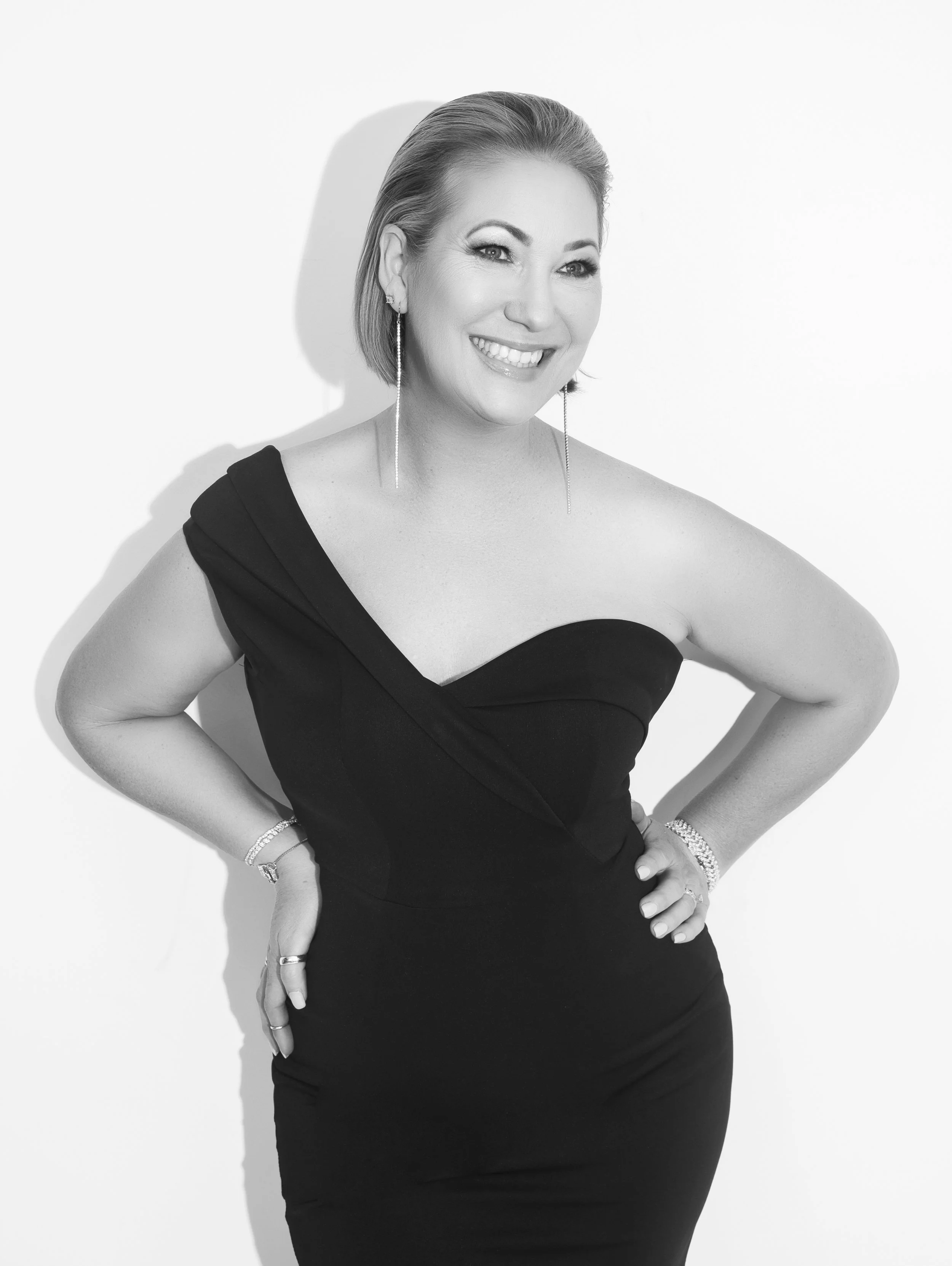 Celebrate Your Beauty: Why Women Over 40 Should Do a Boudoir Photo Shoot 