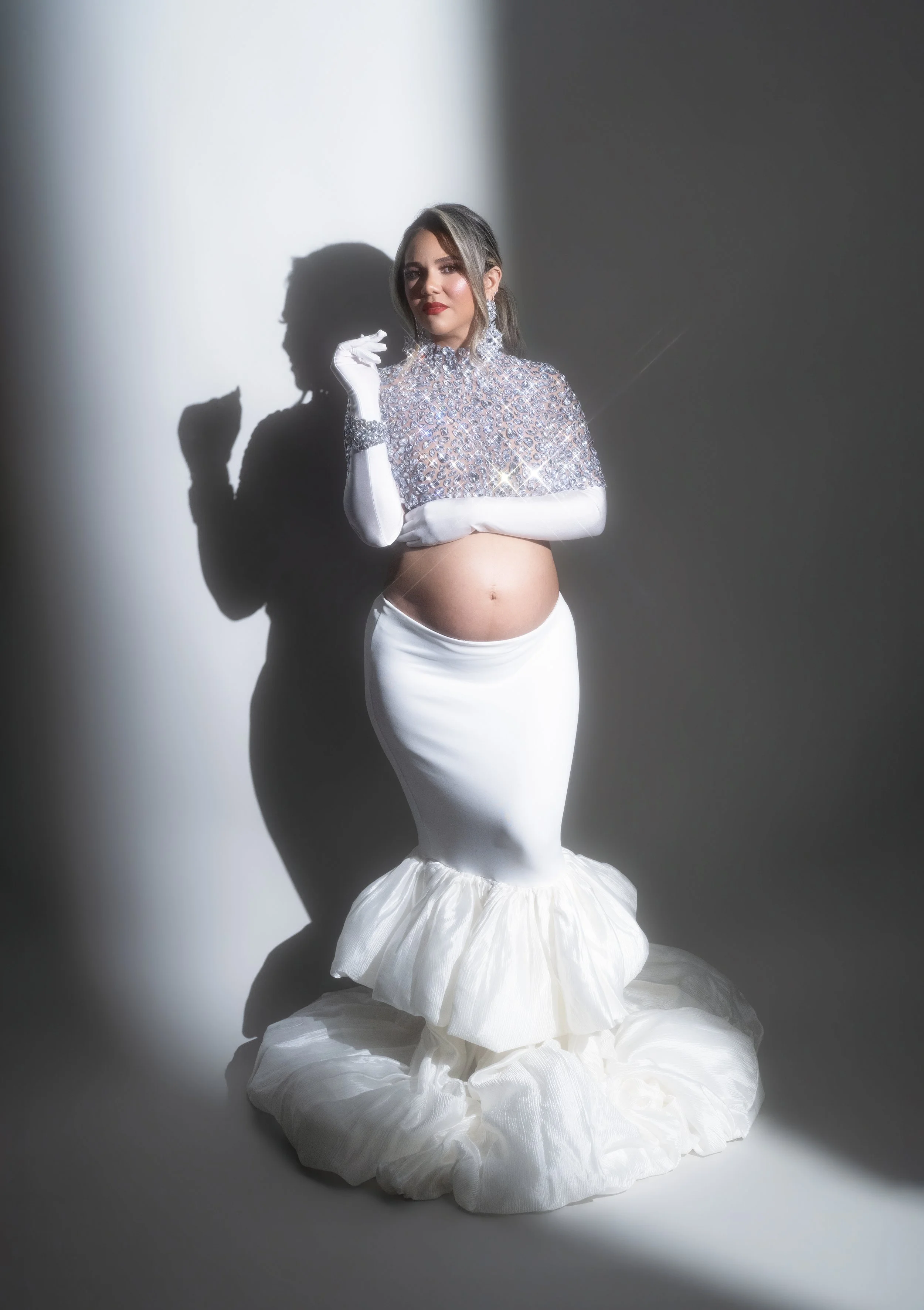 How to Pose for Maternity Photos: You Don’t Have to Know How