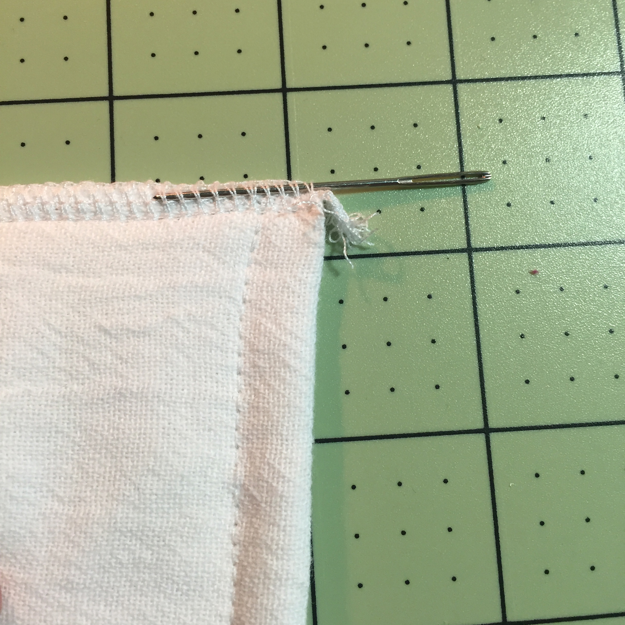 You can leave your tail longer and make your life easier. I left this tail very short, it still worked, but it was a bit more difficult to thread my needle with such a short tail.