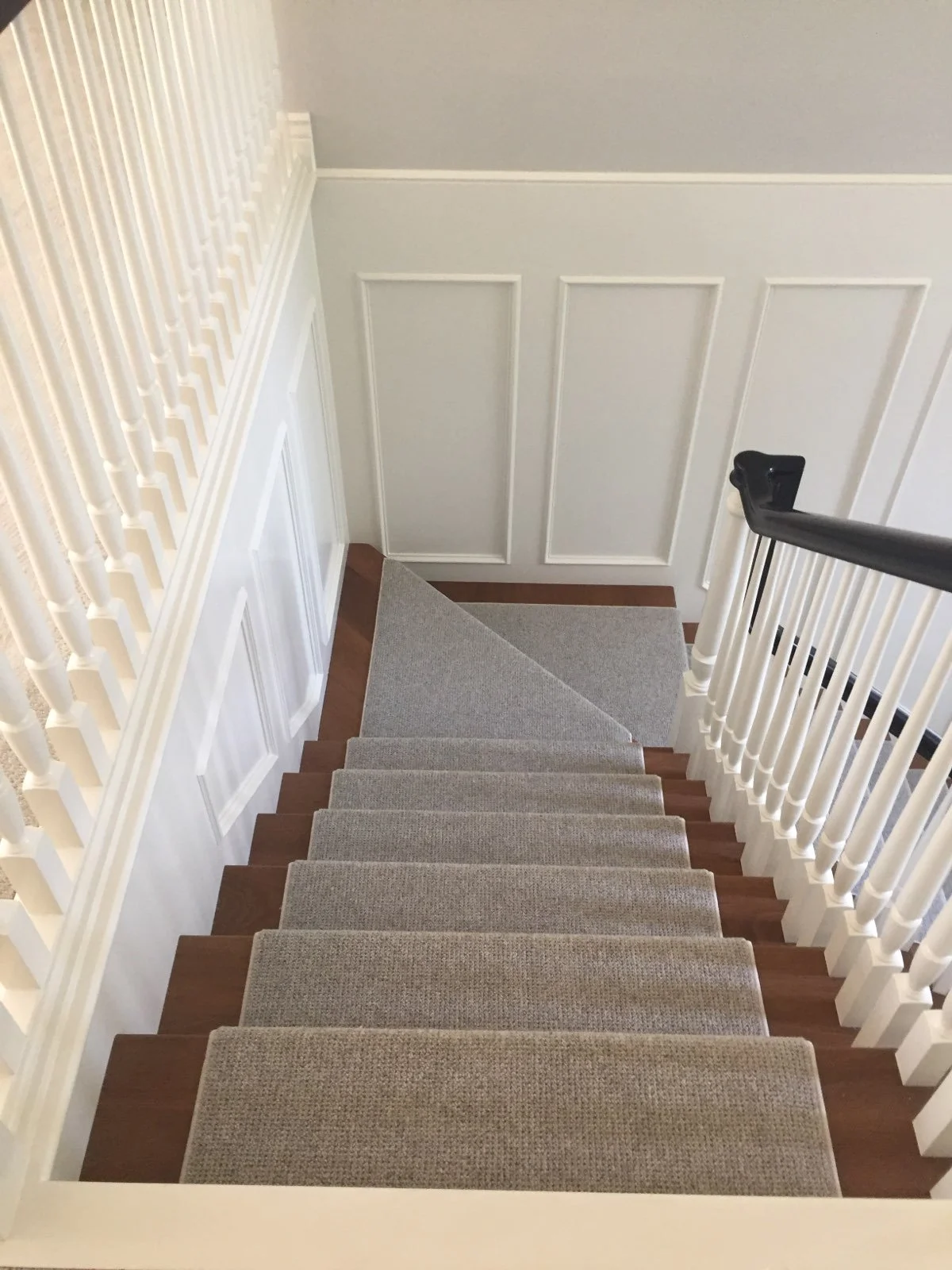 WOOL CARPET ON STAIR RUNNER (3).jpg