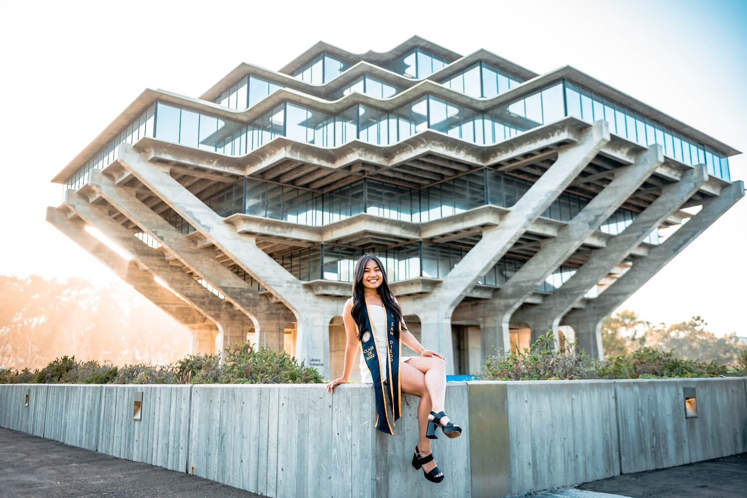 8 Spots to Take UC San Diego (UCSD) Grad Photos | Jay Gelvezon Photography