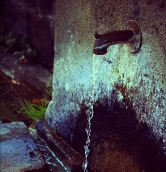 the mandate of maundy thursday