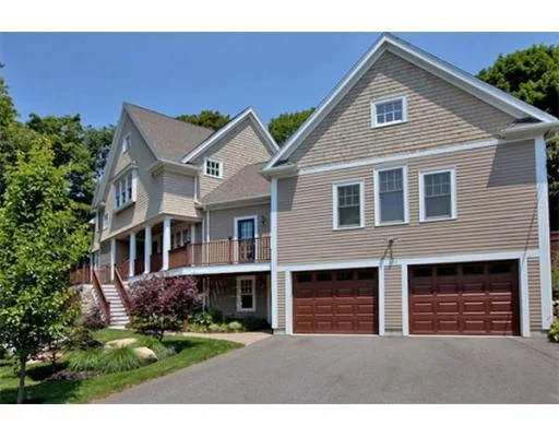 custom-house-country-way_8118885477_o.jpg
