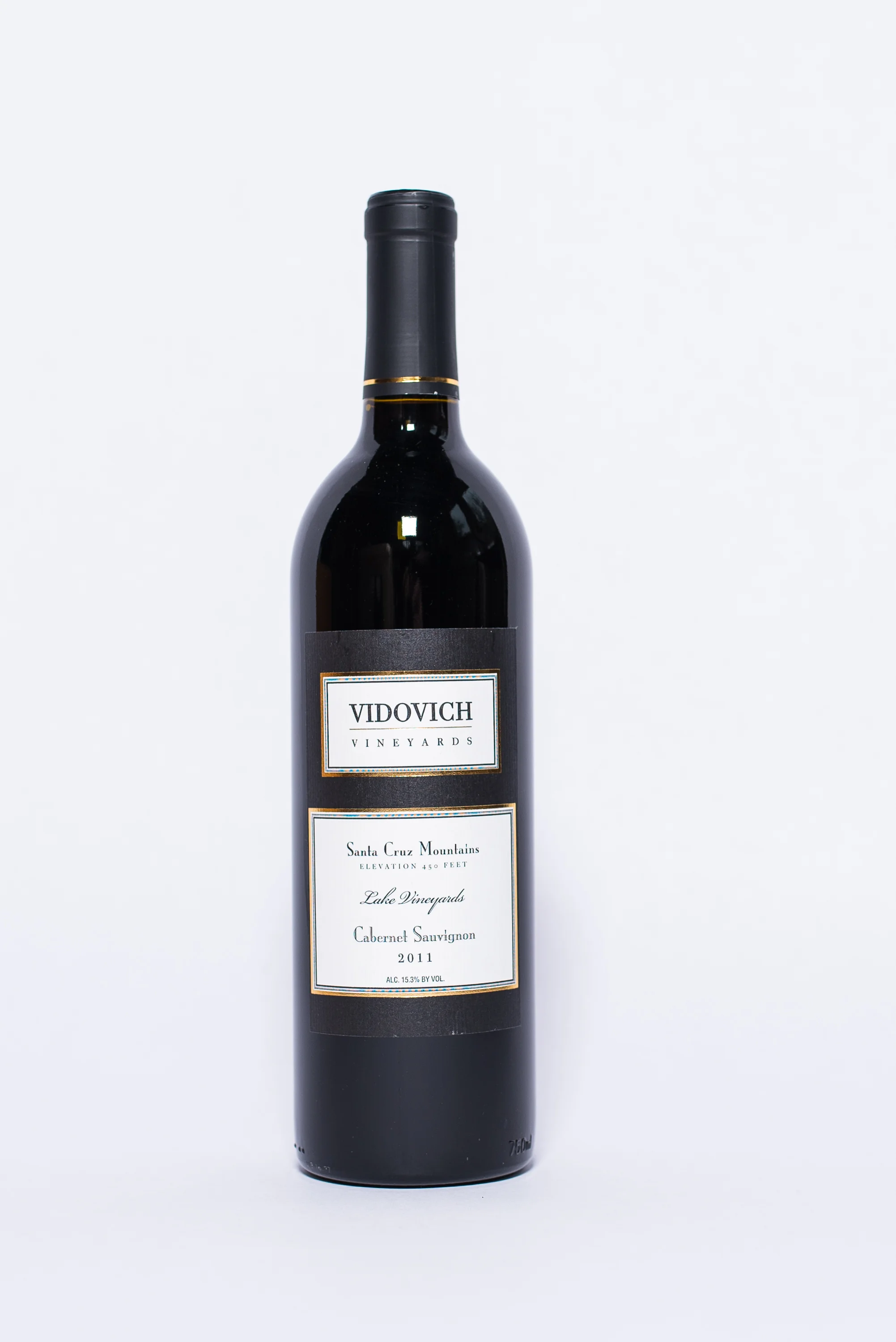 Vidovich Cabernet Sauvignon 2011 Producer: Vidovich Vineyards Region: Santa Cruz Grapes: Cabernet Sauvignon Characteristics: Bell pepper aroma, hints of eucalyptus. This is a fully developed cab with moderate to mild tannin, good balance and medium body.