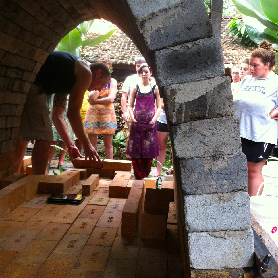 4-gaya-cac-workshops-instructors-kiln-build-brian-kakas.jpg