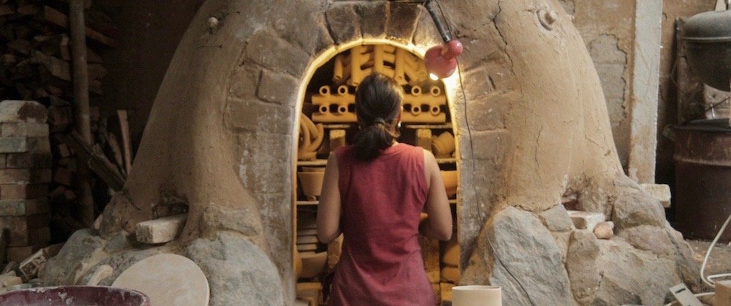 10-gaya-cac-resident-artist-kiln-loading-Antra-Sinha.jpg