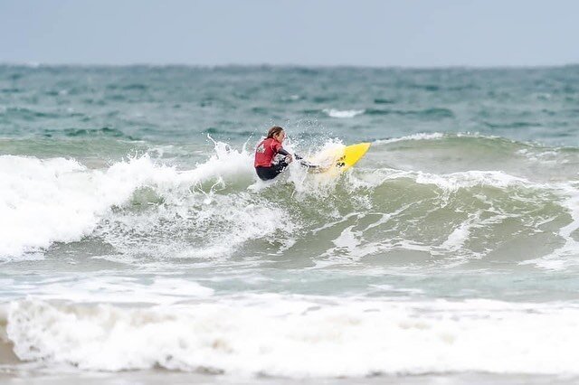 Flash back to our Grom Comp #4 sponsored by the amazing crew at @barwonheadsfamilypractice ! Once again a huge thank you @schmidt_faced_photography for these stunning photos. (See Facebook page for more photos) We are so lucky that you give up your t