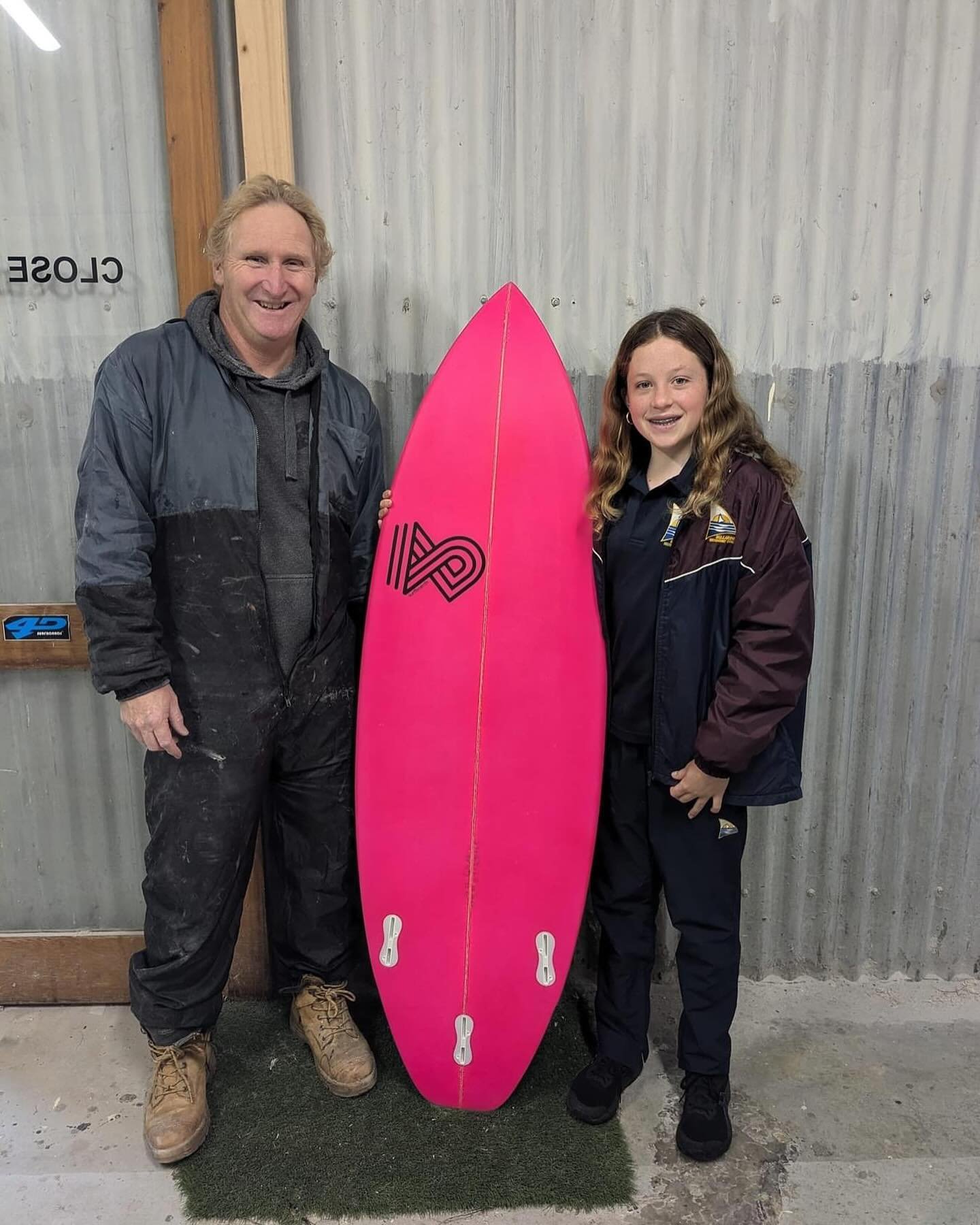 What an absolutely amazing experience that was provided by Fordy from @4dsurfboards to our super lucky chosen Grom Taylor Metcher! Tay was chosen for this award for her super positive attitude that she brings to all her surfing and comps, for always 
