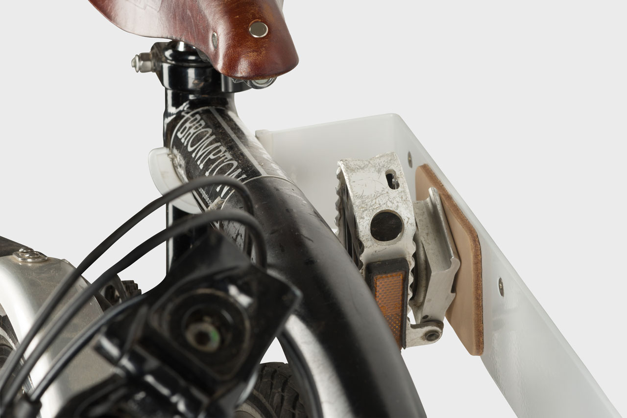 Brompton Wall Hanger 2024 www.gemologytidbits