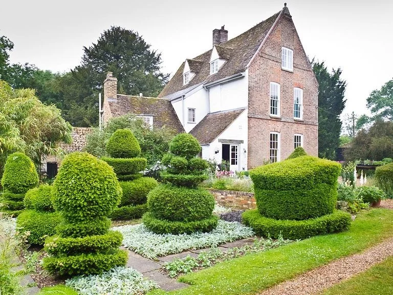 Hemingford Grey Manor, house and garden visit