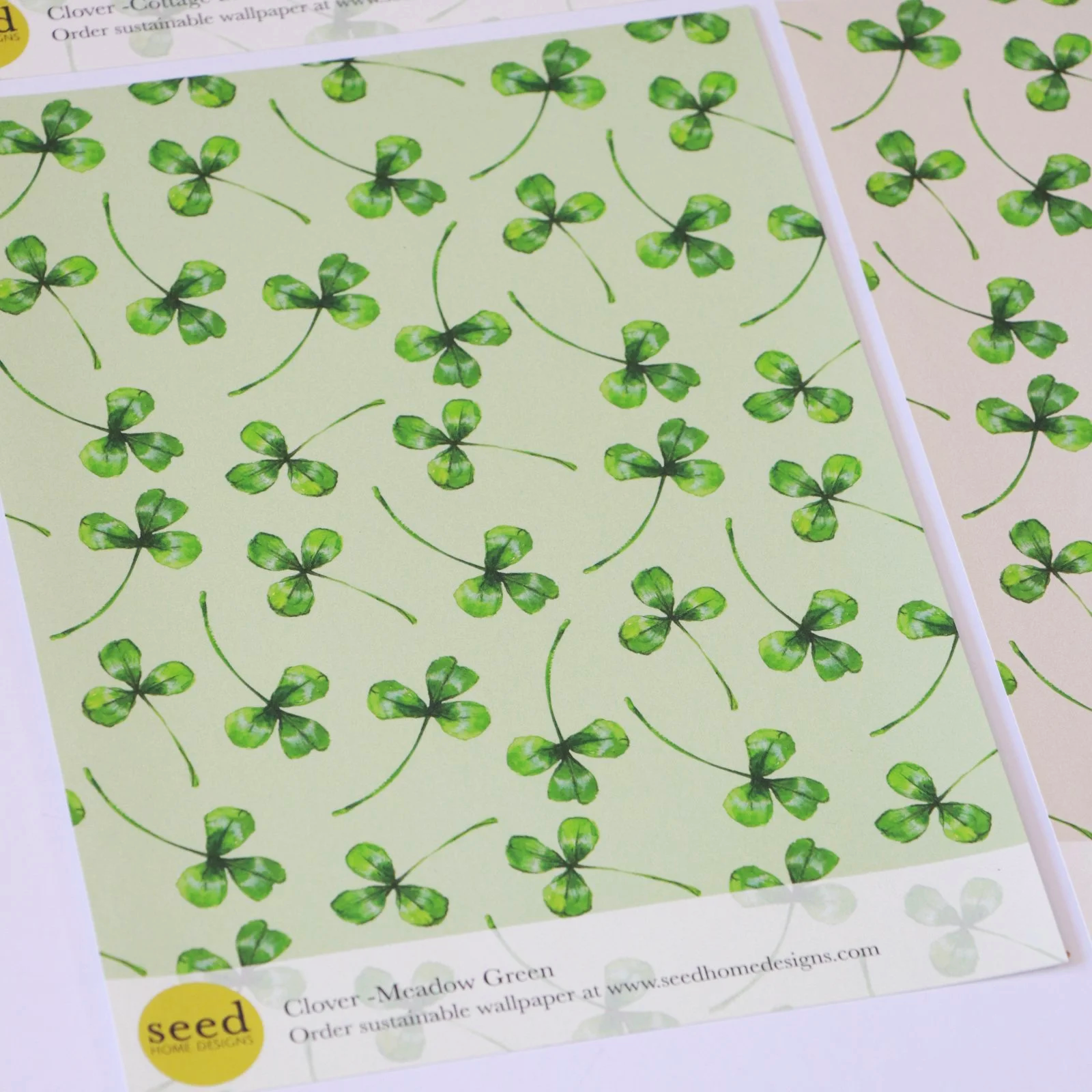clover-meadow-green-wallpaper.png