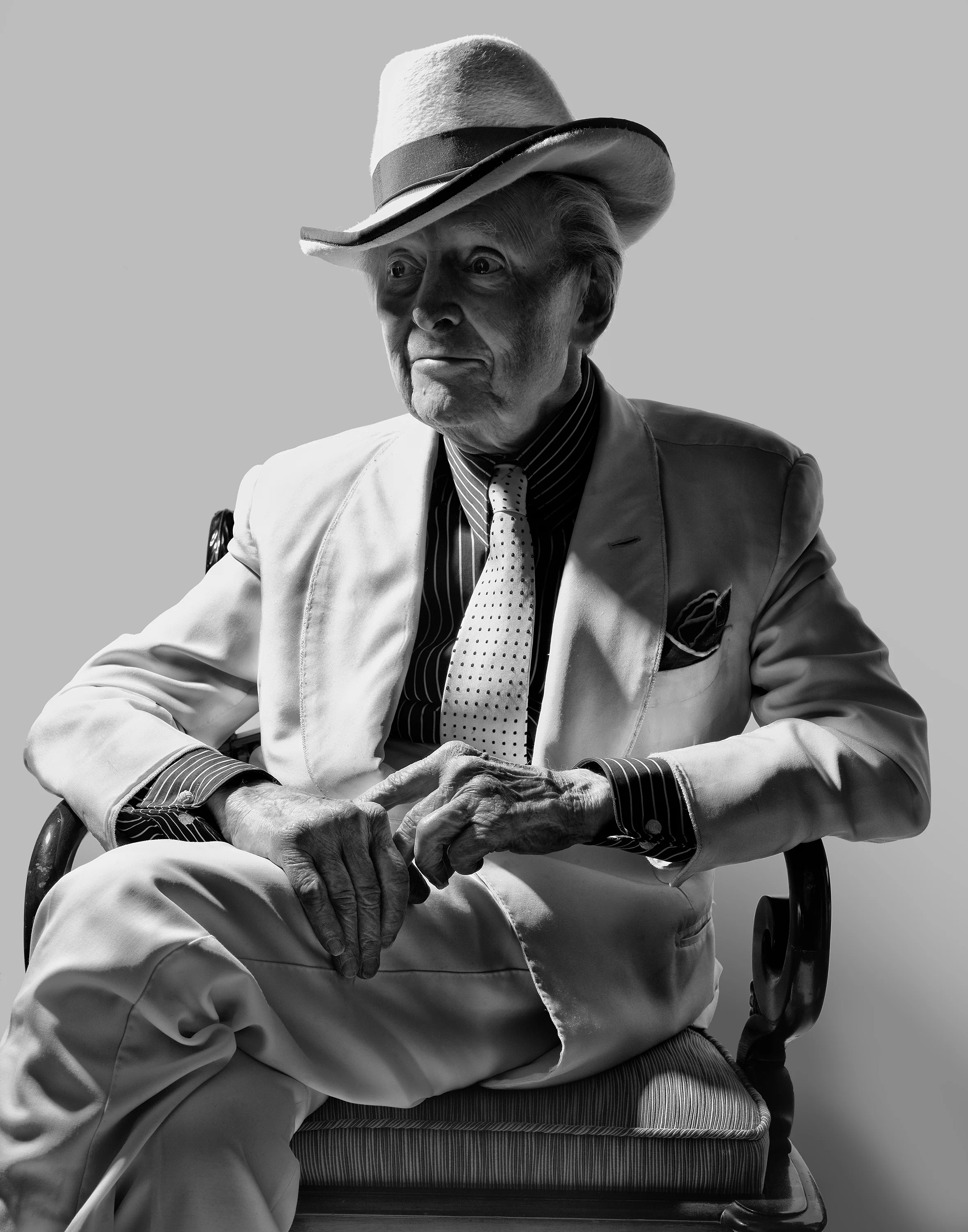 TOM WOLFE