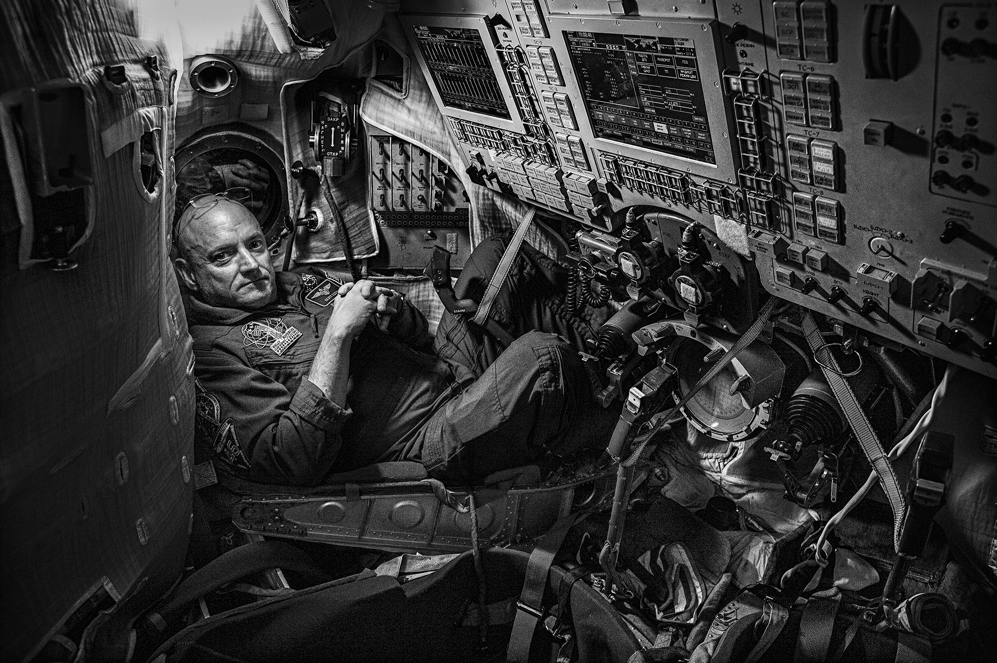 SCOTT KELLY IN A SOYUZ CAPSULE AFTER HIS LAST TRAINING. STAR CITY NEAR MOSCOW