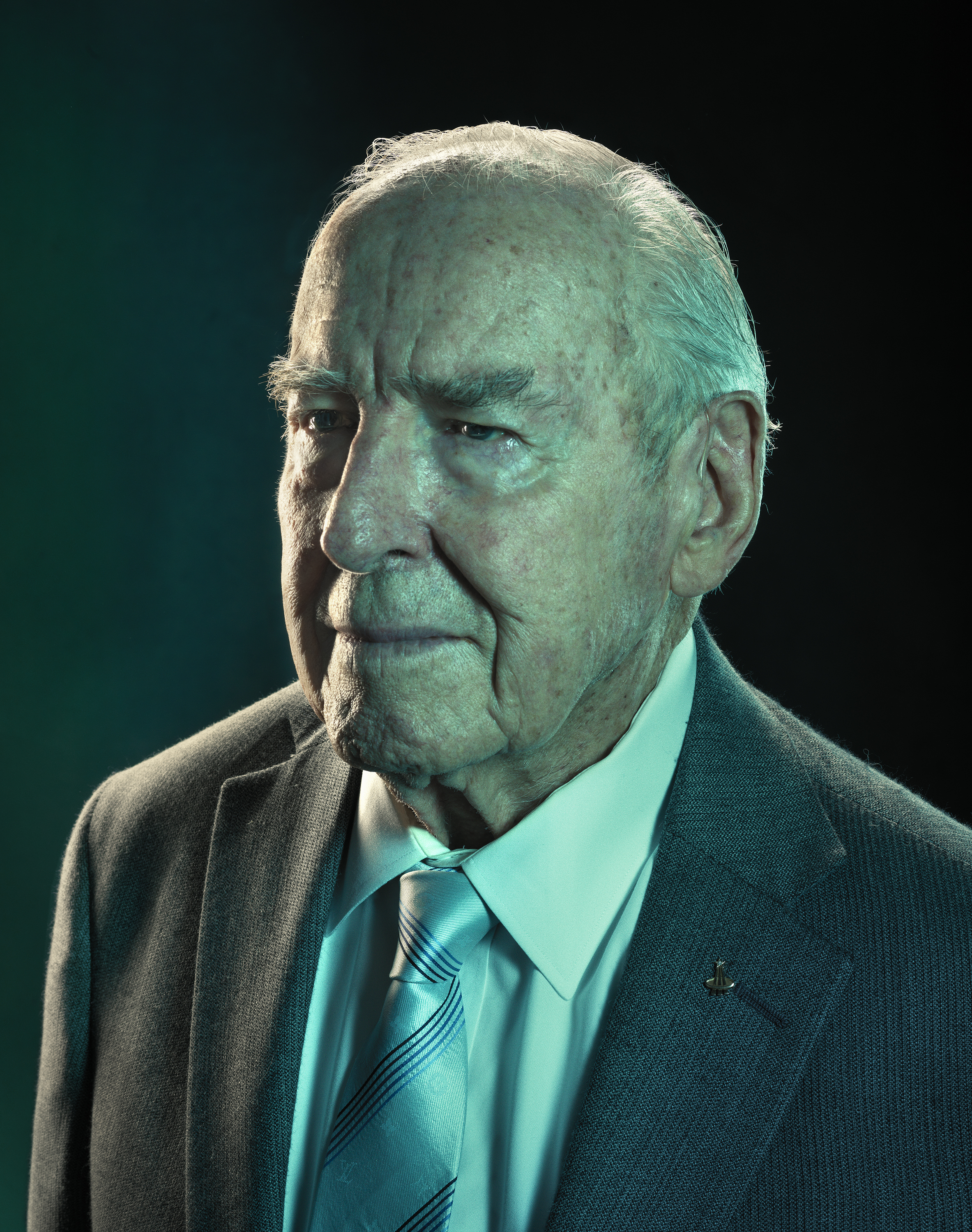 COMMANDER JIM LOVELL