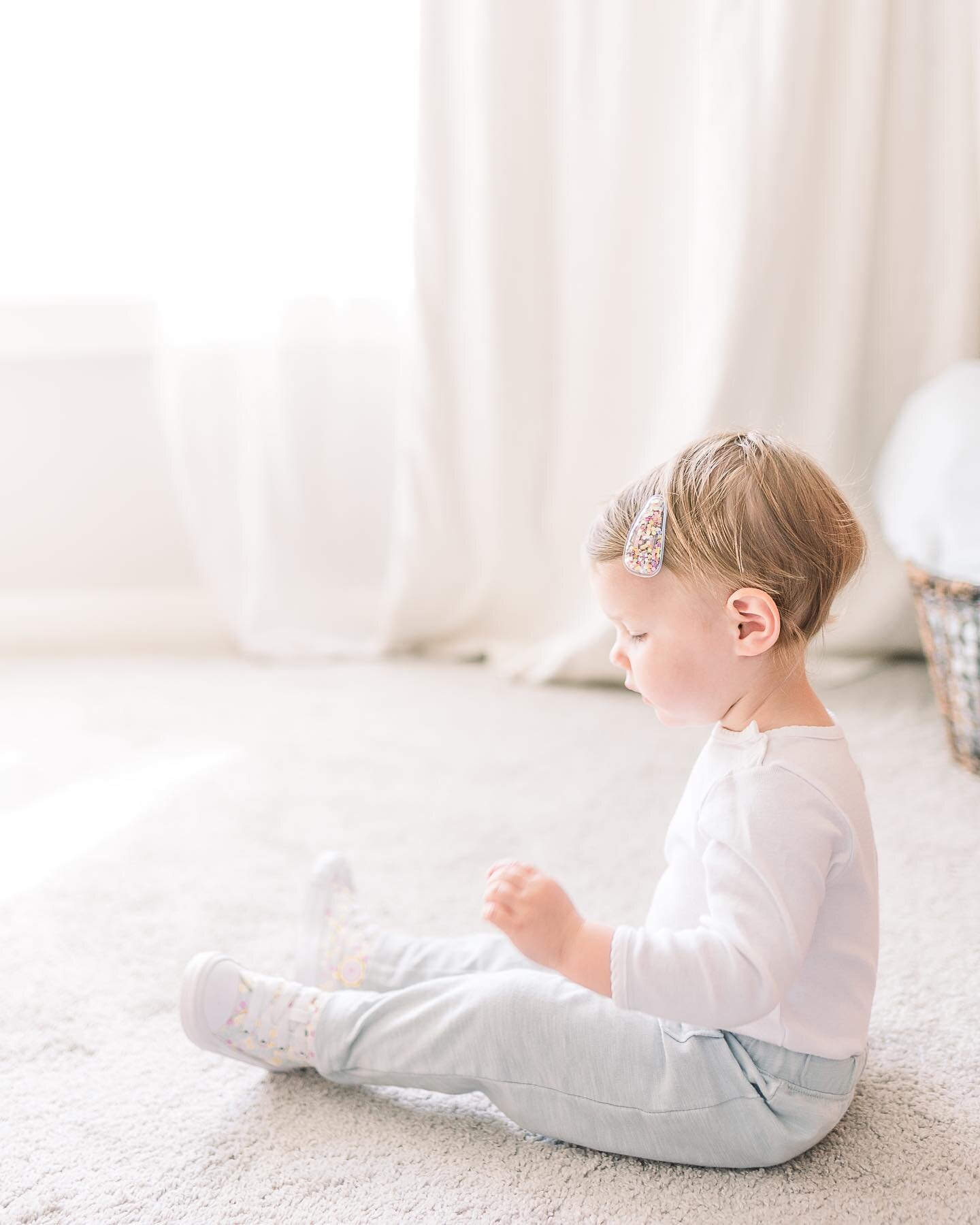 Who gave her permission to turn into a toddler?!?!

And just like that she wants all the &ldquo;big girl&rdquo; things.  You know, just like sissies!  @the.little.lemons has the perfect clips to transition Rosies baby locks in big girl style just lik