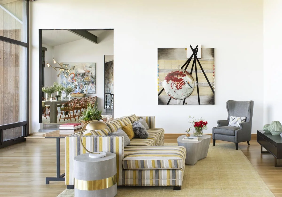 Interior 1123 Floating Staircase.JPG