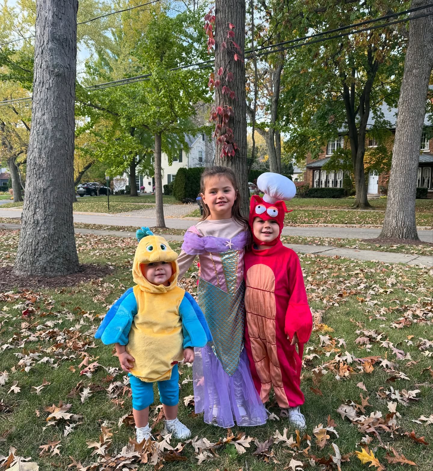 From Goldilocks &amp; her bears to The Little Mermaid! The first year I got suckered into a costume change, but likely the last year they&rsquo;ll coordinate for me. So I&rsquo;m calling it a win. 👻