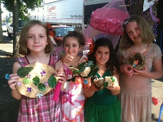 girls mc tree group shot.JPG