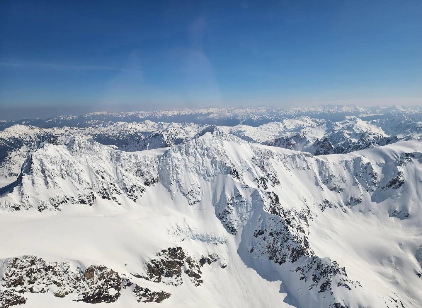 Great views on our custom flight today! 

Book a private helicopter charter with us so see the Olympic Mountains from its best angle! 

📍Lower ridge of Mt. Olympus 3.18.23.