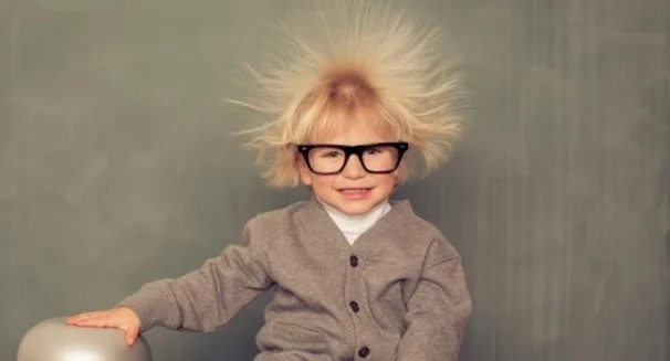 what-causes-static-hair_26ba1464-17d6-4440-a87b-90b2ce83e2b6.jpg