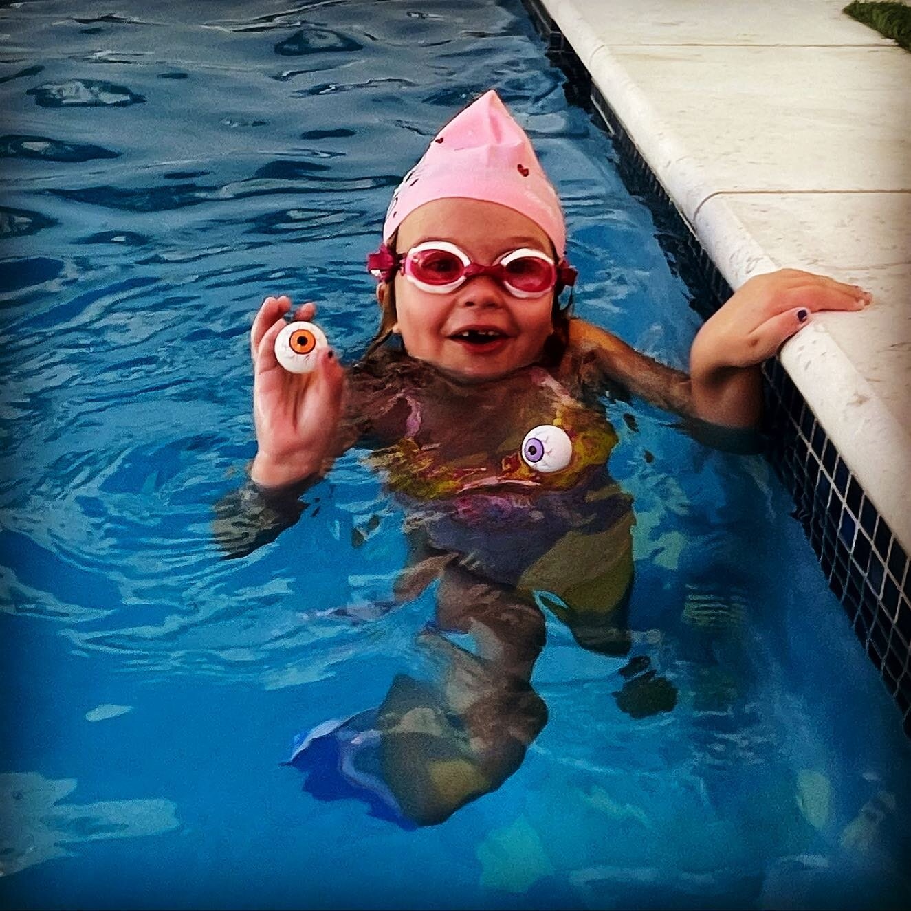 Kids are always forgetting stuff after lessons. Lately I&rsquo;ve noticed a lot of eyeballs 👁️ floating around in my pool! 👻🎃💀 #halloweenswimming #autumnswimming #halloweenswimminglessons #SwimmingInTheSun