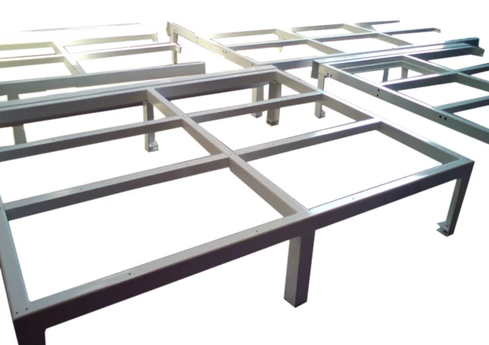 ....Plataformas para puestos de trabajo y cabinas..Platforms for workstations and cabins....