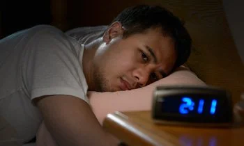 man-staring-at-clock-350.jpg