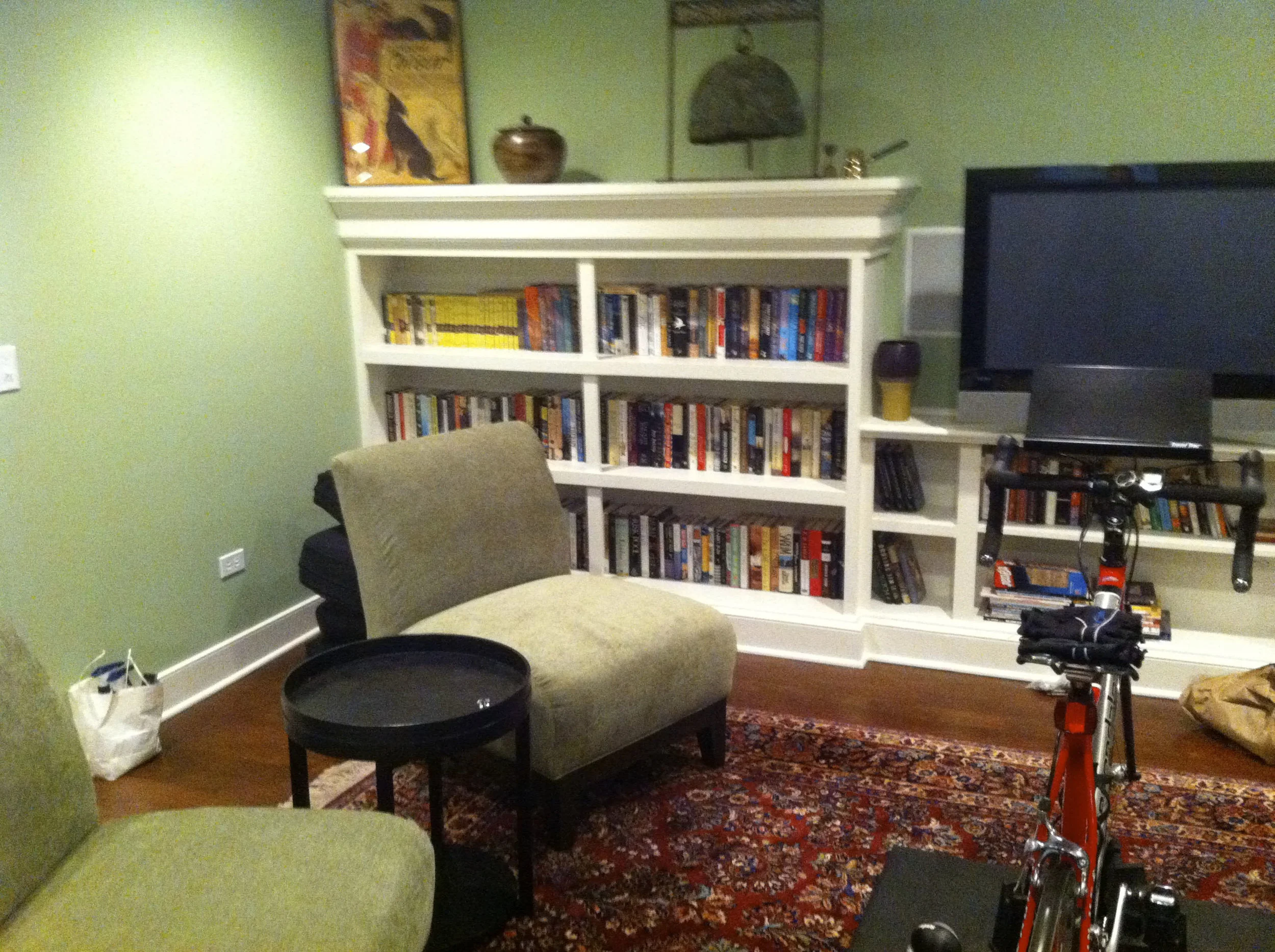 whitebookshelfleft.jpg