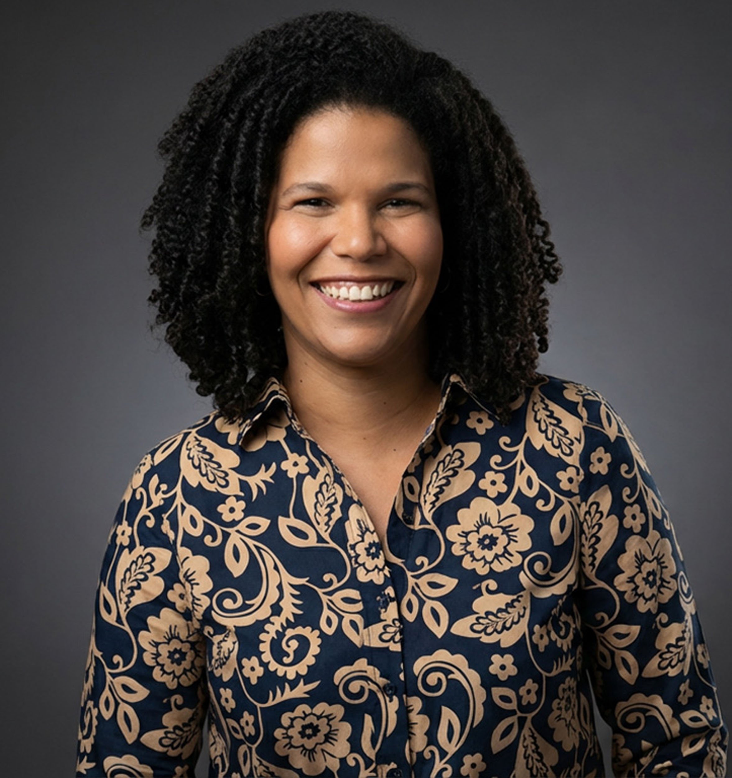 Lisis Grisanty, Senior Account Manager at Expert Bookers, specializing in personalized podcast host outreach.