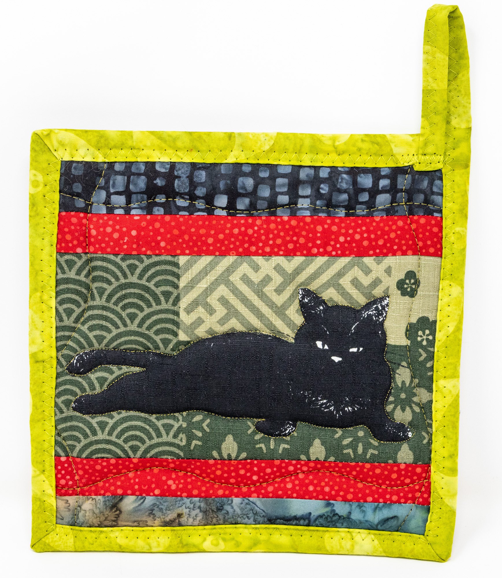 Black cat 4 front 2000px.jpg