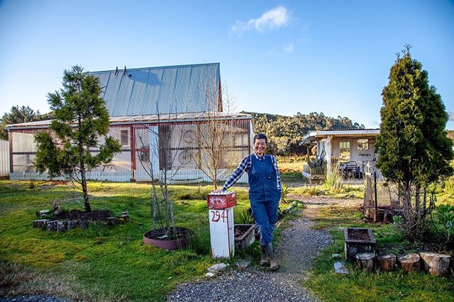 READ - THE PHILOSOPHY OF HOME
Kelly Jones designed and built her own off-grid eco-hut in Zeehan. She lives simply, relishing solitude and devoting her time to philosophical enquiry.

To read her story and more please go to:
https://www.womenoftheisla