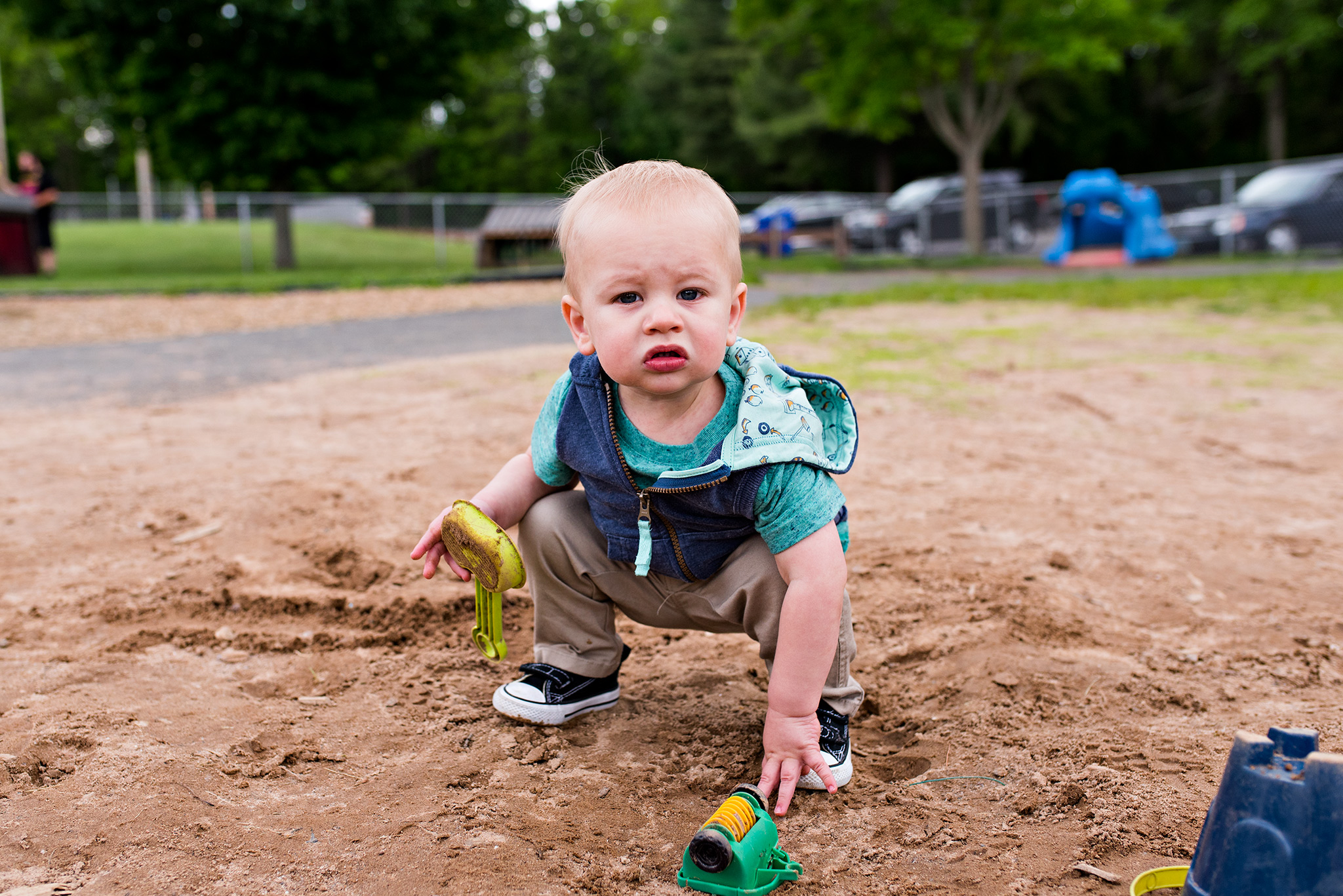 toddler playing in sandbox panthorn park plainville ct family photographer