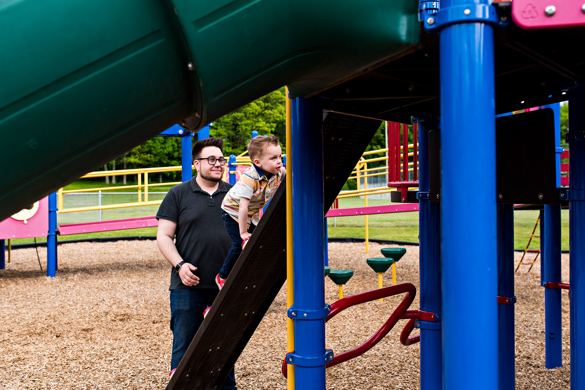 dad playing at panthorn park with son documentary family photography ct