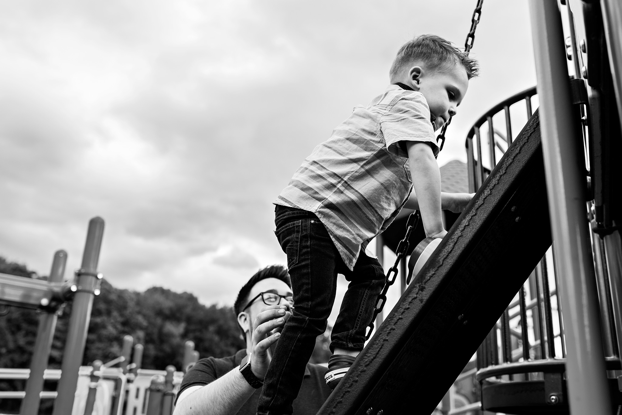 child climbing at the park connectcut family photographer 
