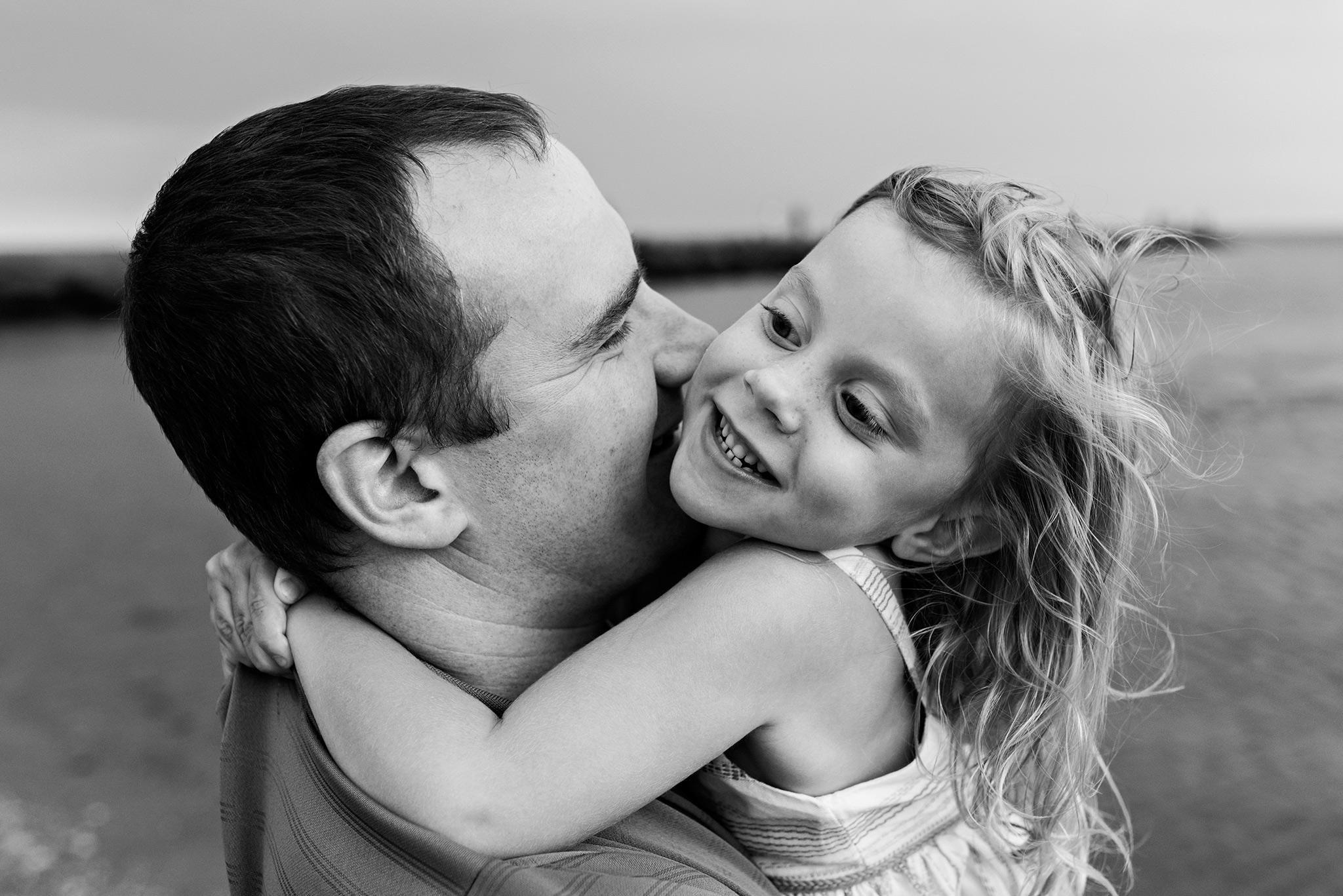 daughter hugging dad connecticut family photographer